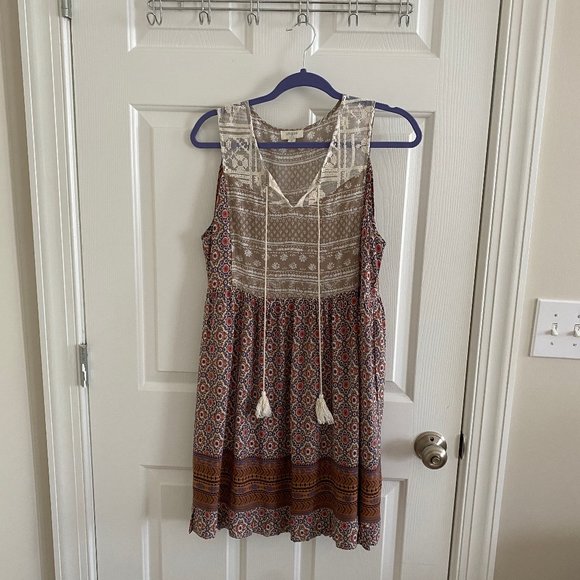 Dresses & Skirts - sleeveless patterned dress with lace top